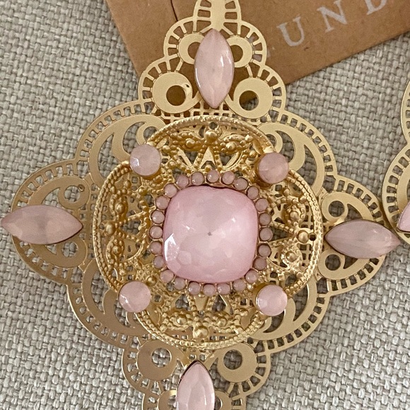 Plunder Gold and Pink Filigree Earrings - Picture 5 of 5